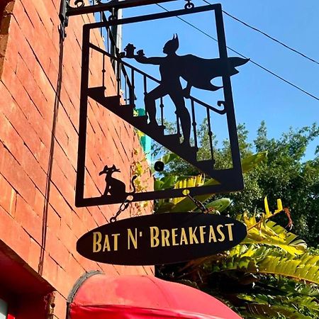 Pousada Bat N Breakfast No Beco Do Batman Sao Paulo Exterior photo